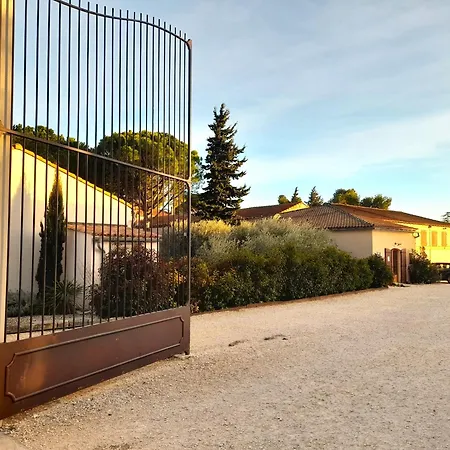 Avec Piscine Dans Un Domaine Viticole * Domazan